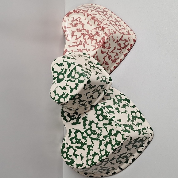 #AEB Country Kitchen servings heart dishes green and pink - Picture 3 of 9